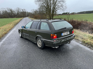 BMW 328i manuaal (3 foto / 7)