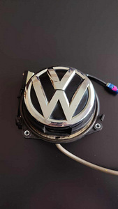 VW passat B8 tagurduskaamera luuginupuga 3GO827469 (1 foto / 4)