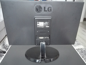 Продам хороший монитор LG 1920х1080 60Гц. (2 фото из 10)