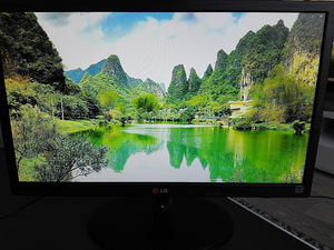 Продам хороший монитор LG 1920х1080 60Гц. (5 фото из 10)