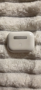 Apple AirPods Pro 1. põlvkonna laadimiskarp (mudel A2190) (2 foto / 4)