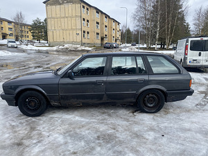 BMW е30 туринг 1.8 бензин механика с коробкой. (2 фото из 12)