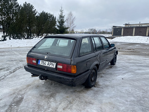 BMW е30 туринг 1.8 бензин механика с коробкой. (5 фото из 12)