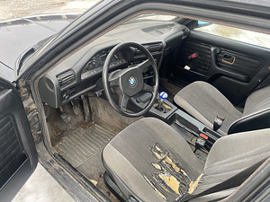 BMW е30 туринг 1.8 бензин механика с коробкой. (9 фото из 12)