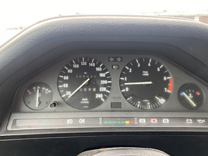 BMW е30 туринг 1.8 бензин механика с коробкой. (11 фото из 12)