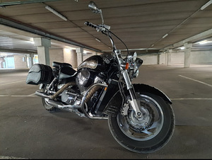 Müüa Honda VTX1800R (6 foto / 6)