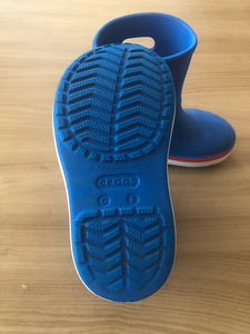 Детские сапоги Crocs (2 фото из 3)