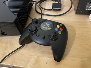 XBOX (2002. aasta) koos puldi ja mänguga (2 foto / 6)