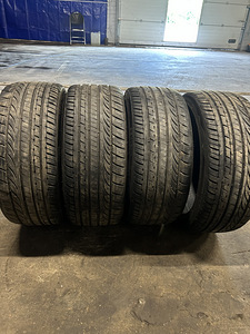 215/40/zr18 (2 фото из 2)