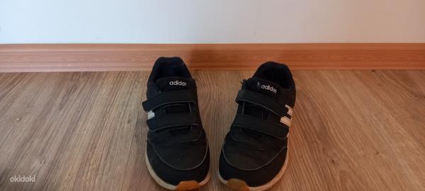 Кроссовки adidas (фото #1)