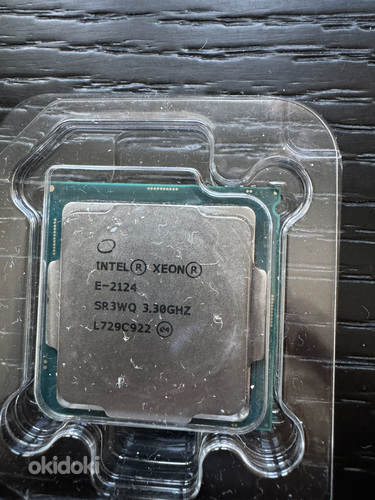 Процессор Intel Xeon E-2124 3,30 ГГц 4 ядра 8 м кэш-памяти SR3WQ (фото #1)