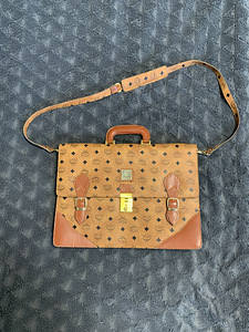 Vintage MCM portfell/messenger bag (1 foto / 4)