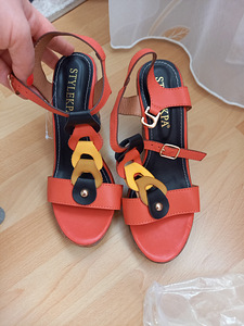 Новые туфли 37 (2 фото из 4)