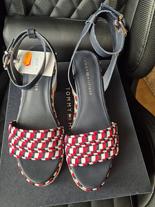 Uus Tommy hilfiger 38 (1 foto / 6)