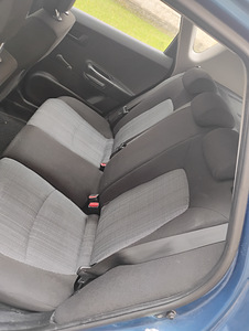 Kia Ceed (12 foto / 12)