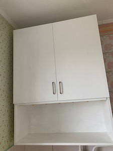 Навесной кухонный шкафчик (3 фото из 4)