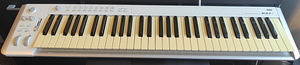 Korg K61P. MIDI-klaviatuur sisseehitatud helidega. (1 foto / 7)