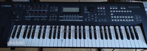 Профессиональный синтезатор YAMAHA MOXF6