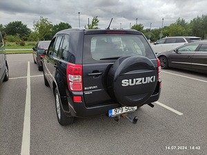 Suzuki grand vitara (4 foto / 5)