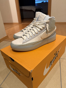 Кроссовки Nike (3 фото из 5)
