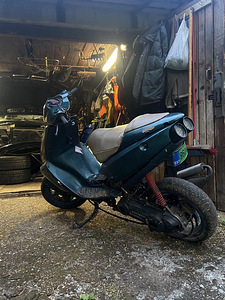 Aprilia sr50 street (2 foto / 4)