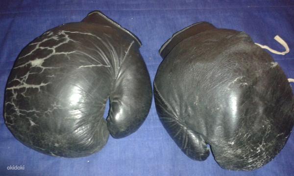 Старые боксерские перчатки (фото #1)