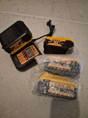 Аккамуляторы Dewalt 20v-6,12a/h