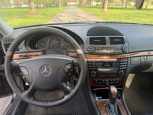 MERCEDES-BENZ E320 W211 (6 фото из 8)