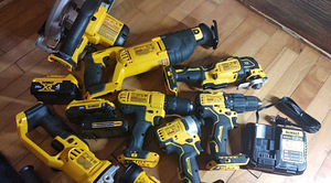 Juhtmeta tööriistad DeWALT (2 foto / 6)