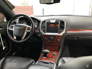 CHRYSLER 300 2014 2016 (5 foto / 10)