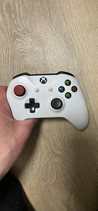 Xbox one s (2 фото из 2)