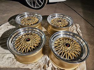 Japan Racing JR9 Gold with Machined Lip (2 foto / 10)