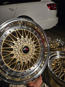 Japan Racing JR9 Gold with Machined Lip (5 foto / 10)