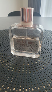 GIVENCHY Irresistible edt 50 ml (1 foto / 1)