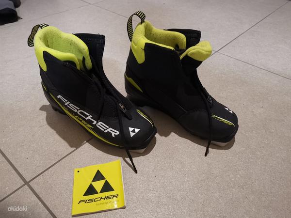 Продам очень мало бывшие в употреблении и в очень хорошем состоянии лыжные ботинки FIS (фото #1)
