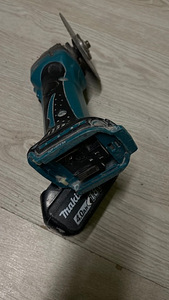 Makita DGA 452 АККУМУЛЯТОР 4 Ач (3 фото из 4)