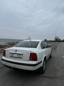 Volkswagen Passat 1.9tdi 81kw 1999 (3 foto / 8)