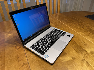 FUJITSU LIFEBOOK S936/ 13.3" / 12GB / 512GB / WIN10 (2 foto / 2)