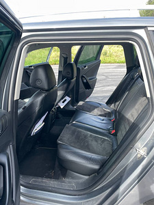 Volkswagen Passat B6 (8 foto / 9)