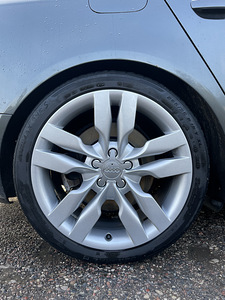 Audi S6 OEM veljed R19 (1 foto / 2)