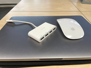 Macbook pro 2017 13 16 GB 256 (6 foto / 8)