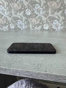 Б/у Iphone 12 в хорошем состоянии (4 фото из 4)