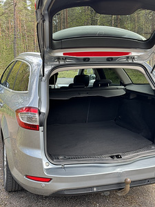Ford Mondeo (9 фото из 15)