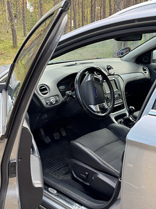 Ford Mondeo (10 фото из 15)