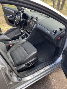 Ford Mondeo (11 фото из 15)
