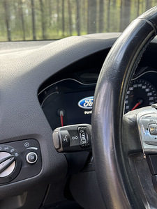 Ford Mondeo (14 фото из 15)
