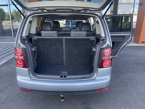 Volkswagen touran (8 foto / 8)