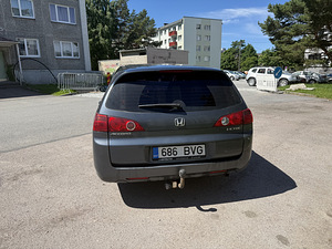 Honda Accord (5 foto / 9)