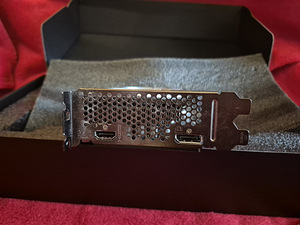 RX 6500 XT -4 GB (4 foto / 4)