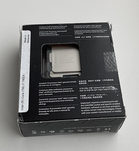 Intel Core i7-7800X X-series (8.25M Cache, up to 4.30 GHz) (3 foto / 3)